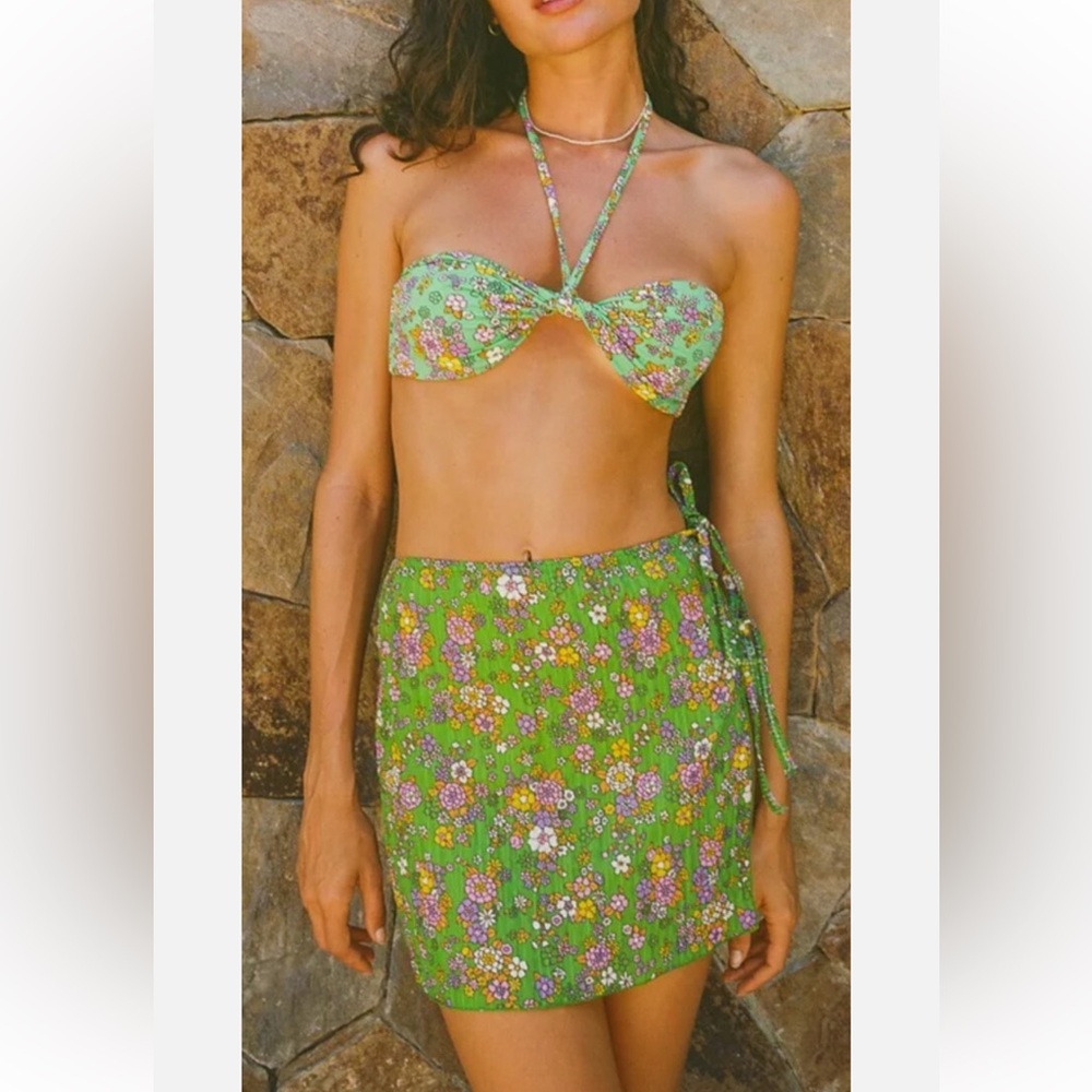 C20 NWT Urban Outfitters Green Floral Hippie Beach Swim Cover‎ Up Tie Sarong